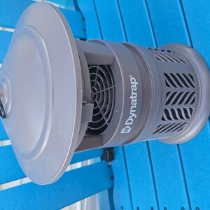 Dynatrap Mosquito And Insect Bug Trapper Ultra Quiet Fan Plug In Outdoor Use New